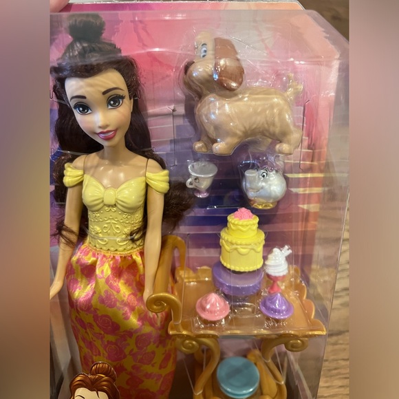 Disney Princess Belle’s tea time cart play set - Picture 4 of 4